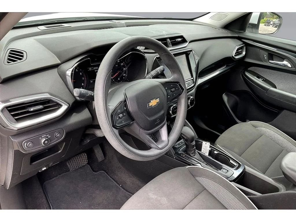Used 2023 Summit White Chevrolet LT image 12