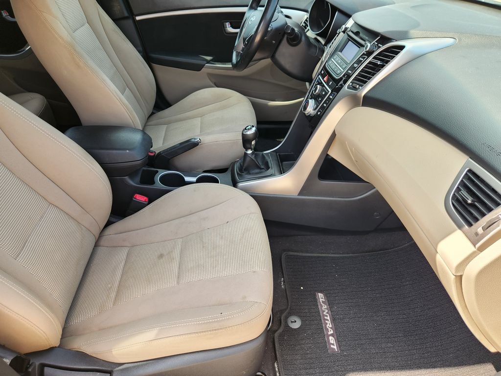 Used 2013 Black Noir Pearl Hyundai Base image 15