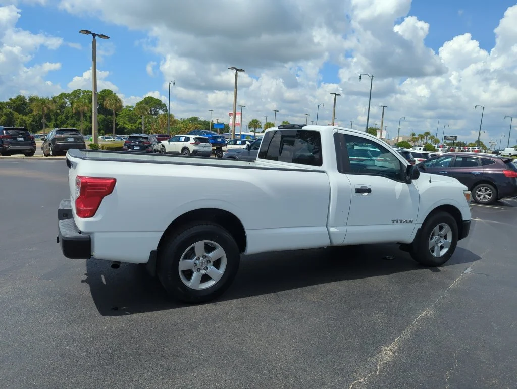 Used 2019 White Nissan S image 5