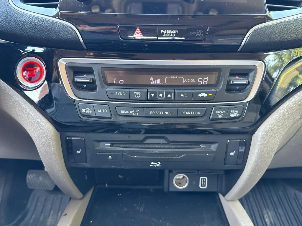 Used 2019  Honda Touring image 18