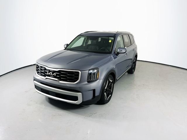 Used 2025 Silver Kia S image 5