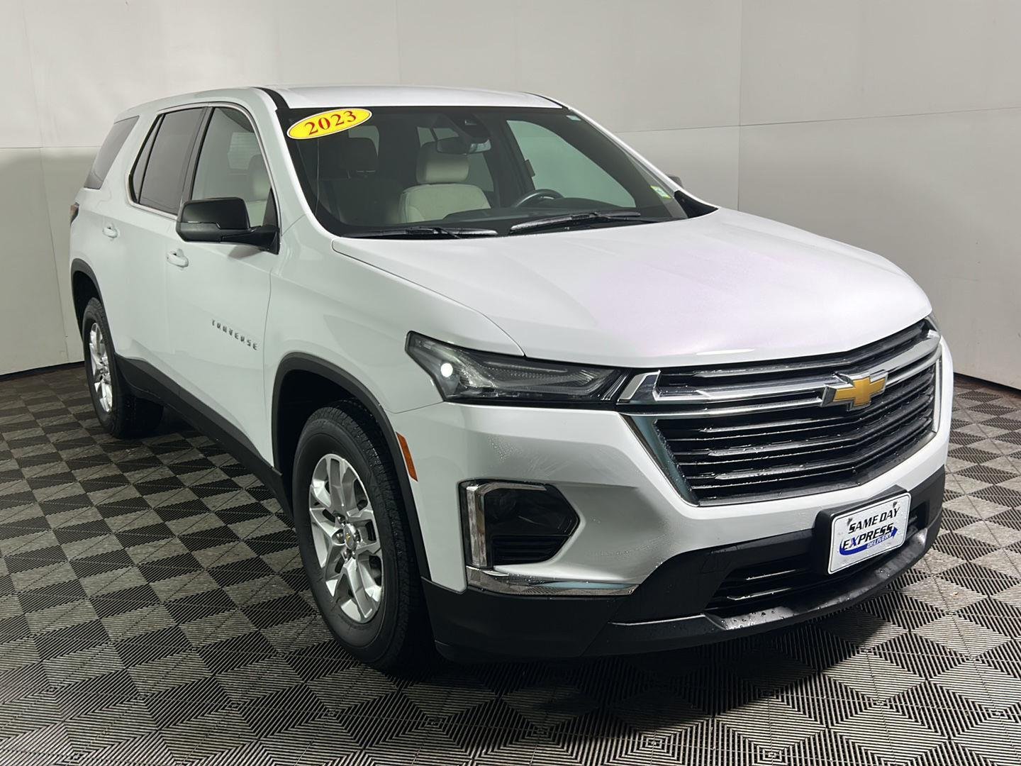 Used 2023 Summit White Chevrolet LS image 4