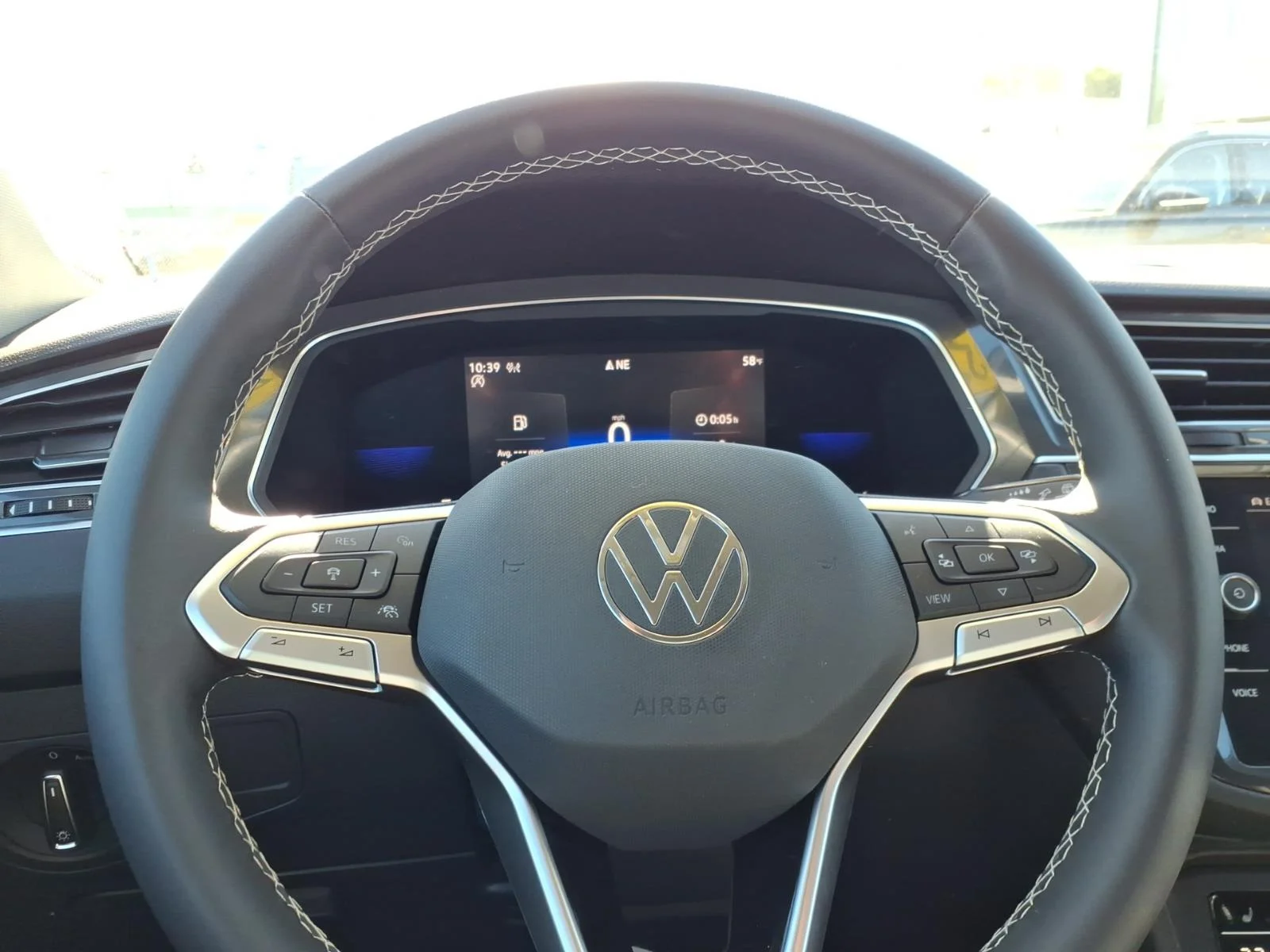 Certified Used 2022 Pure White Volkswagen SE image 23