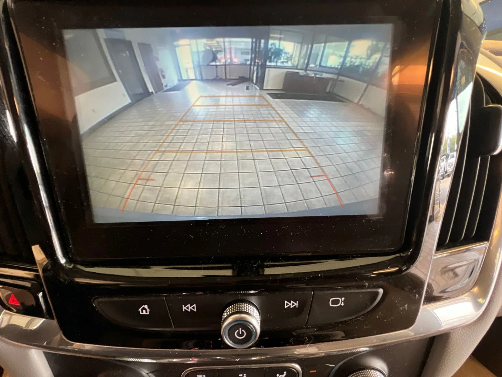 Used 2019 Silver Ice Metallic Chevrolet LT image 19