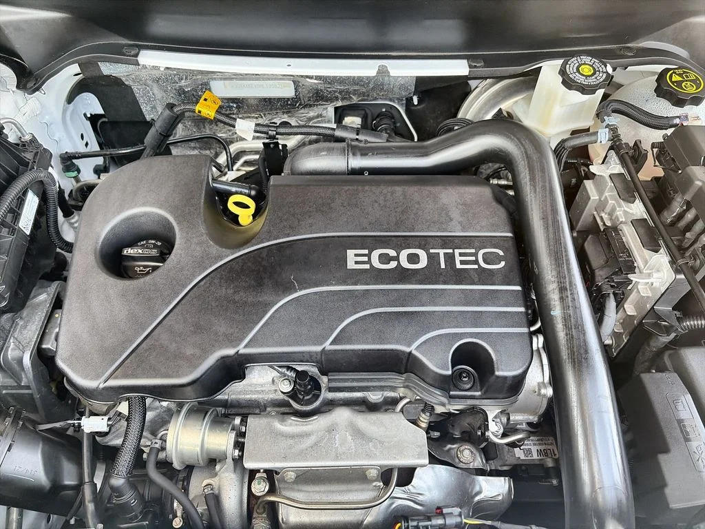 Used 2022 White Chevrolet LT image 31