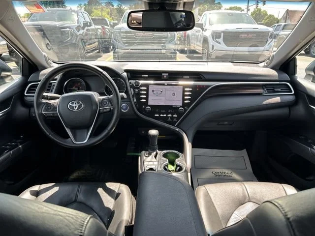 Used 2018 Gray Toyota XLE image 21