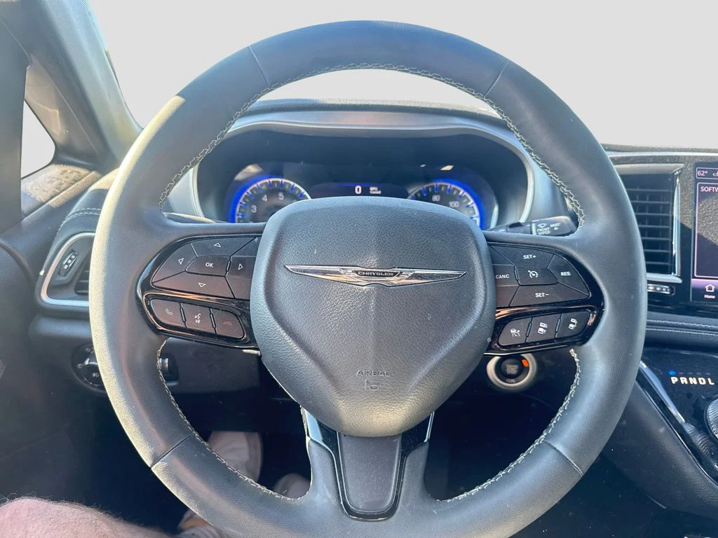 Used 2023 White Chrysler Touring image 15