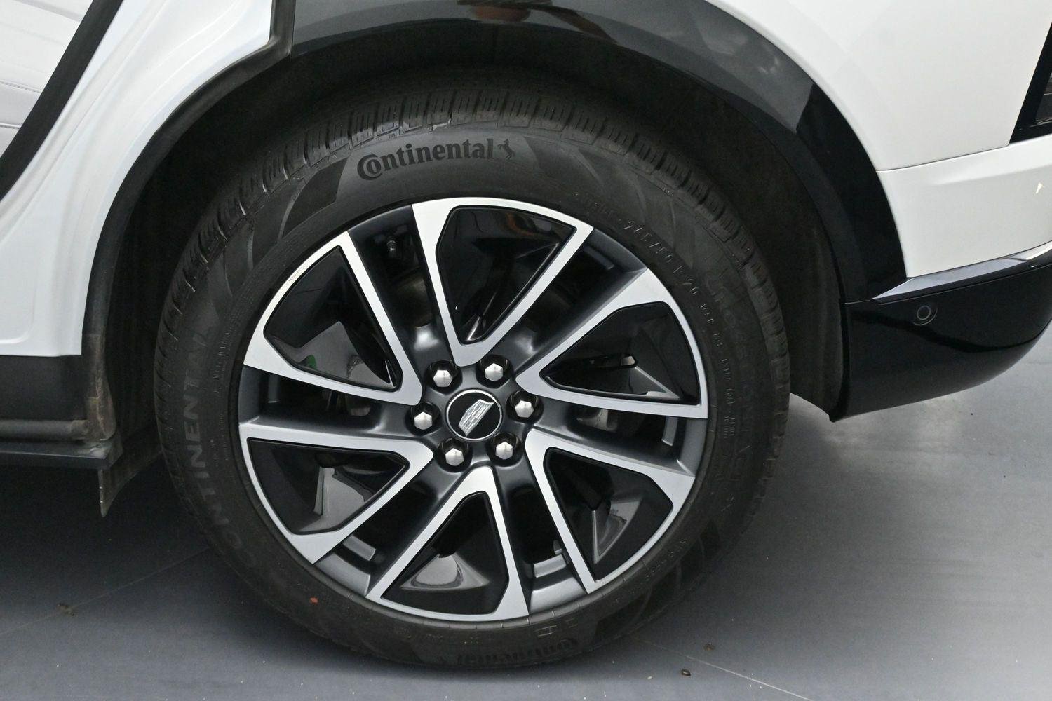 Used 2025 Crystal White Tricoat Cadillac Sport 1 image 37