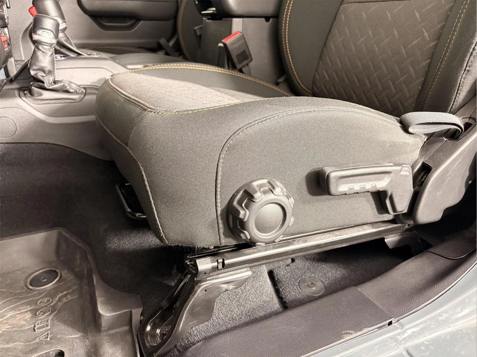 Used 2024 Anvil Clear Coat Jeep Mojave image 13