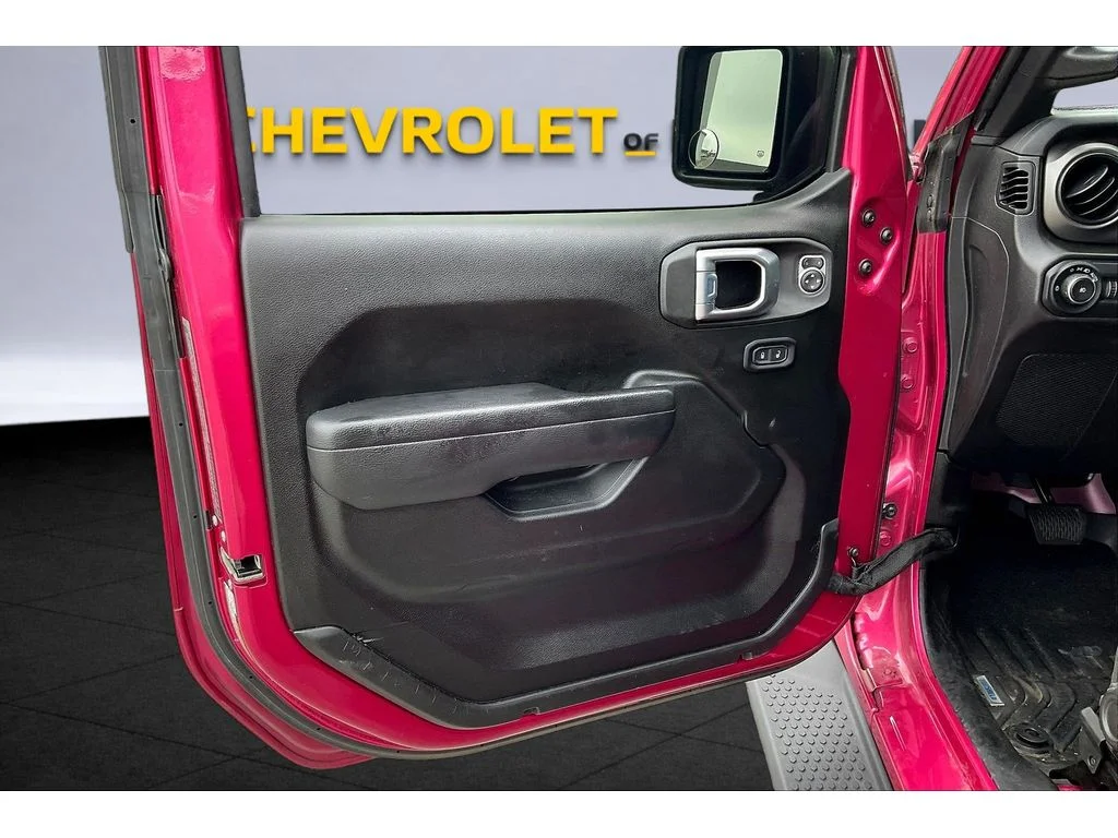 Used 2022 Pink Jeep Sport S image 16