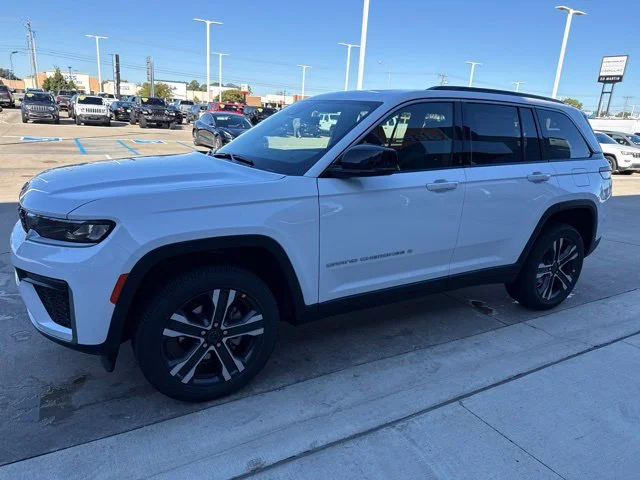 New 2027 White Jeep Limited image 9