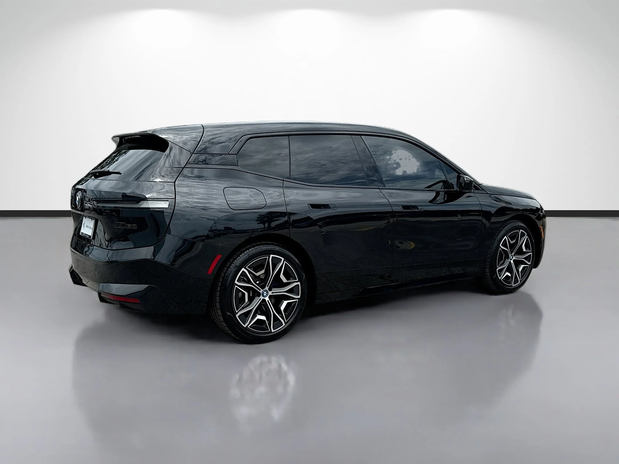 Certified Used 2023 Black Sapphire Metallic BMW M60 image 3