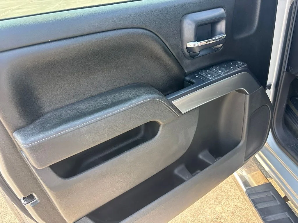 Used 2014 Silver Chevrolet LT image 6
