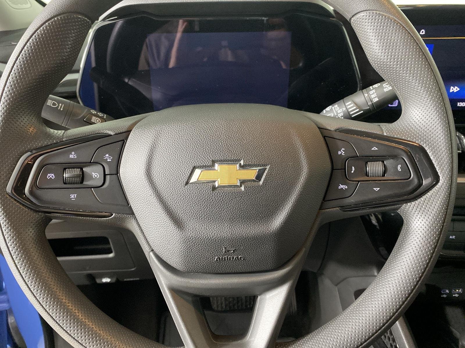 Used 2024 Fountain Blue Chevrolet LT image 12