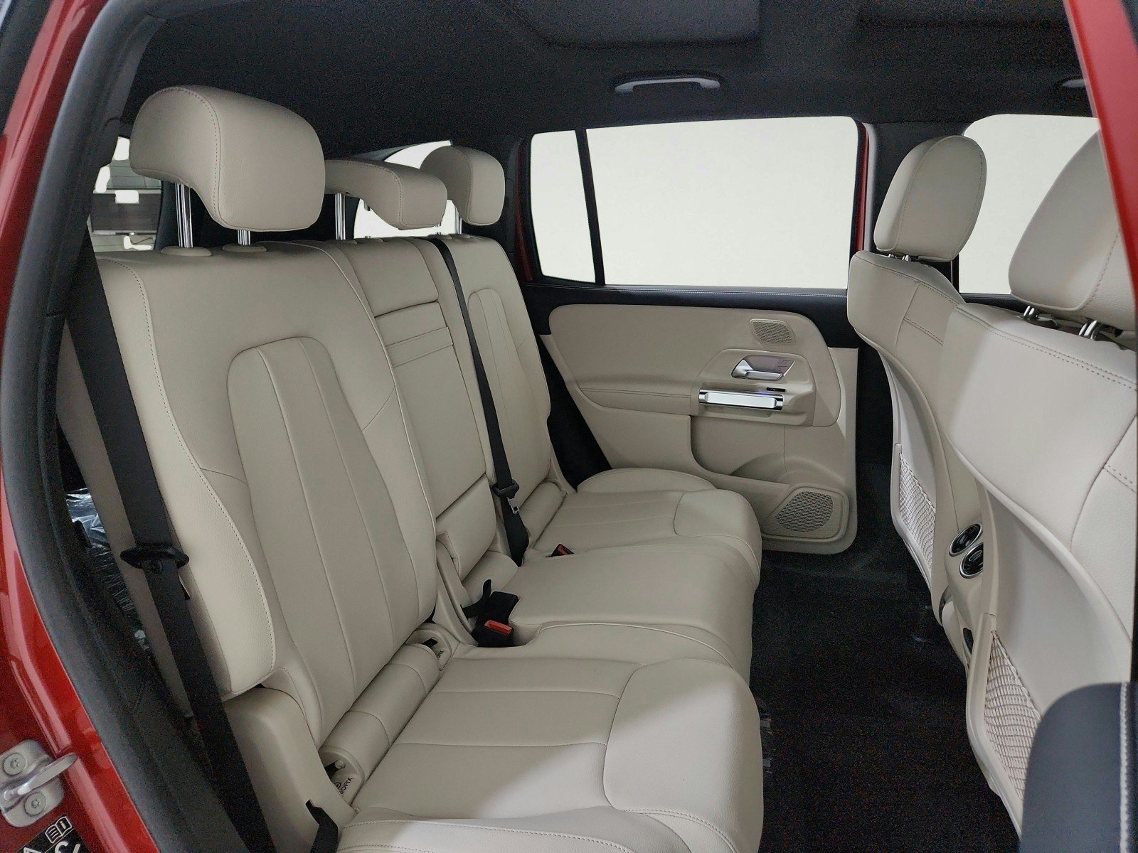 Certified Used 2026 MANUFAKTUR Patagonia Red Metallic Mercedes-Benz GLB 250 image 21