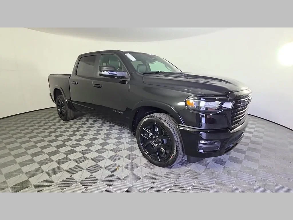 New 2026 Diamond Black Crystal Pearl-Coat Exterior Paint RAM Laramie image 39