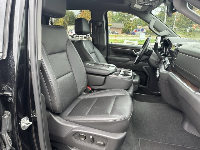 Used 2025 Black GMC SLT image 33