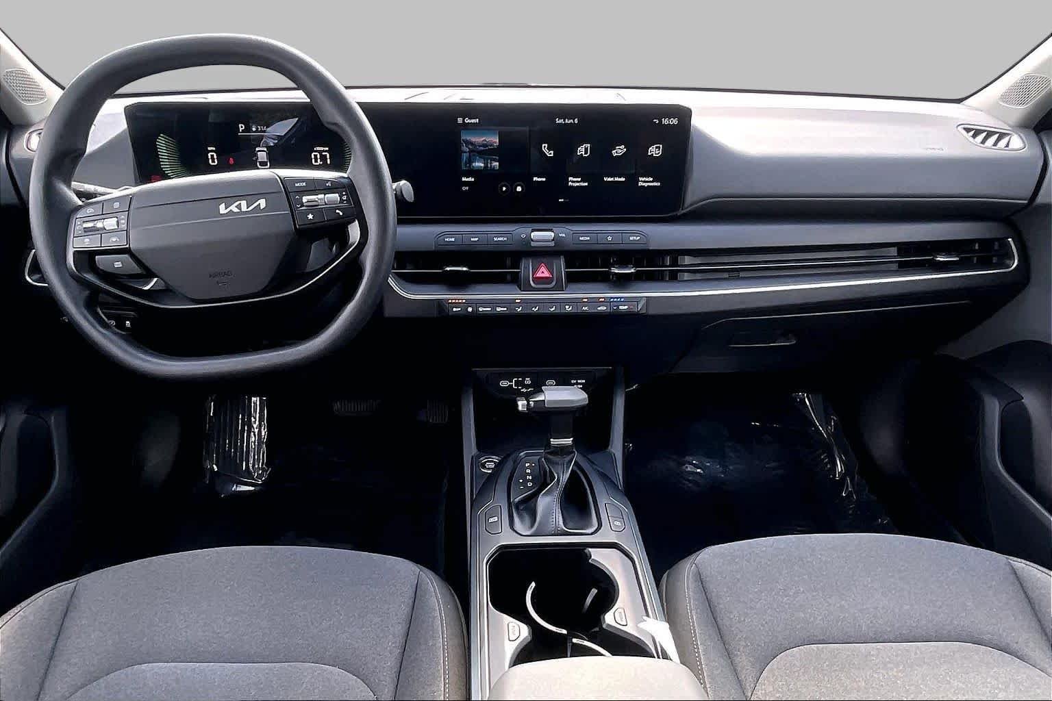 2025 Kia K4 LXS - Photo 14