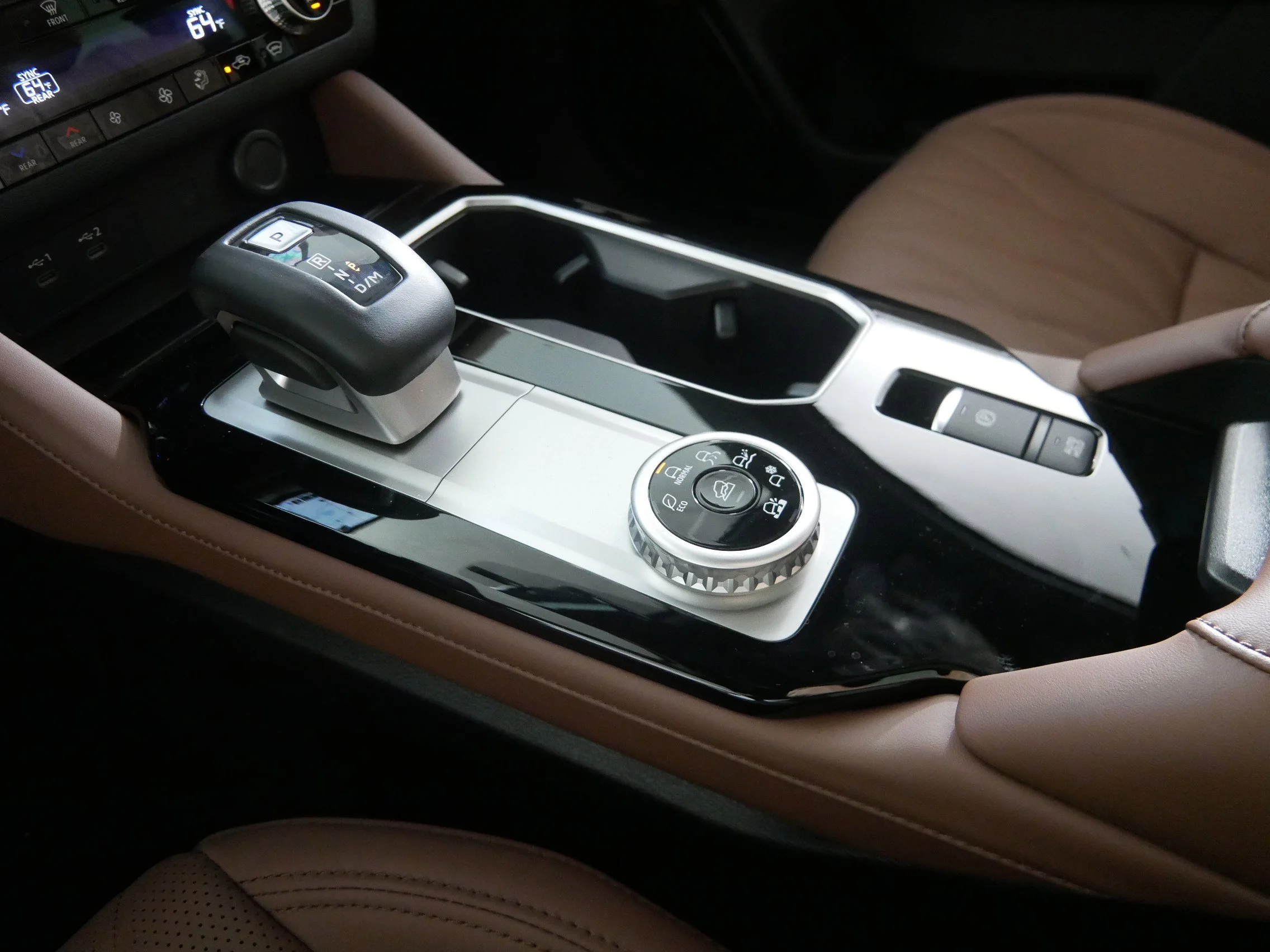 2025 Mitsubishi Outlander SEL - Photo 6
