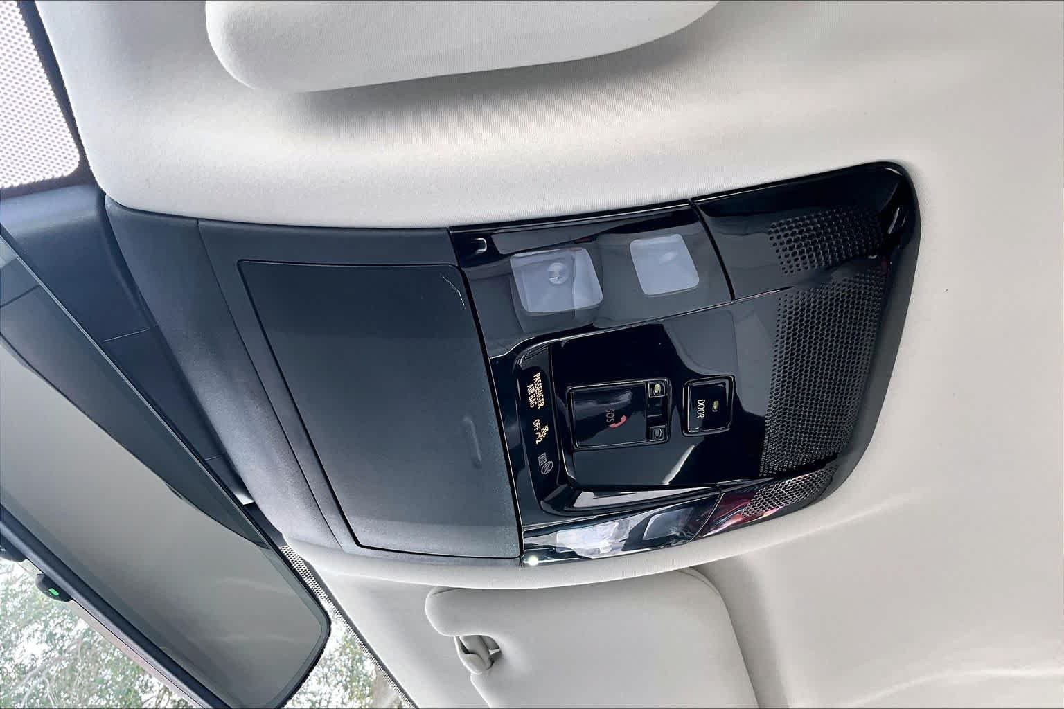 Used 2023 Iridium Lexus  image 32