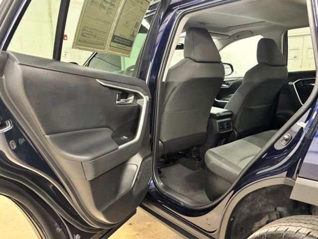 Used 2022  Toyota XLE image 19