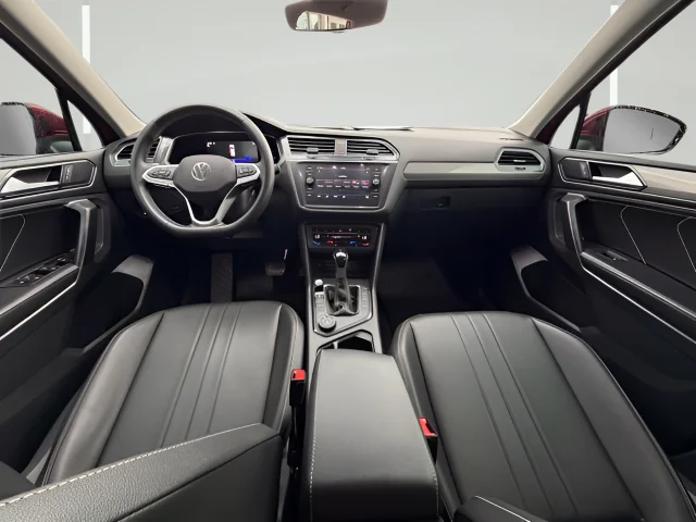 2023 Volkswagen Tiguan SE - Photo 9