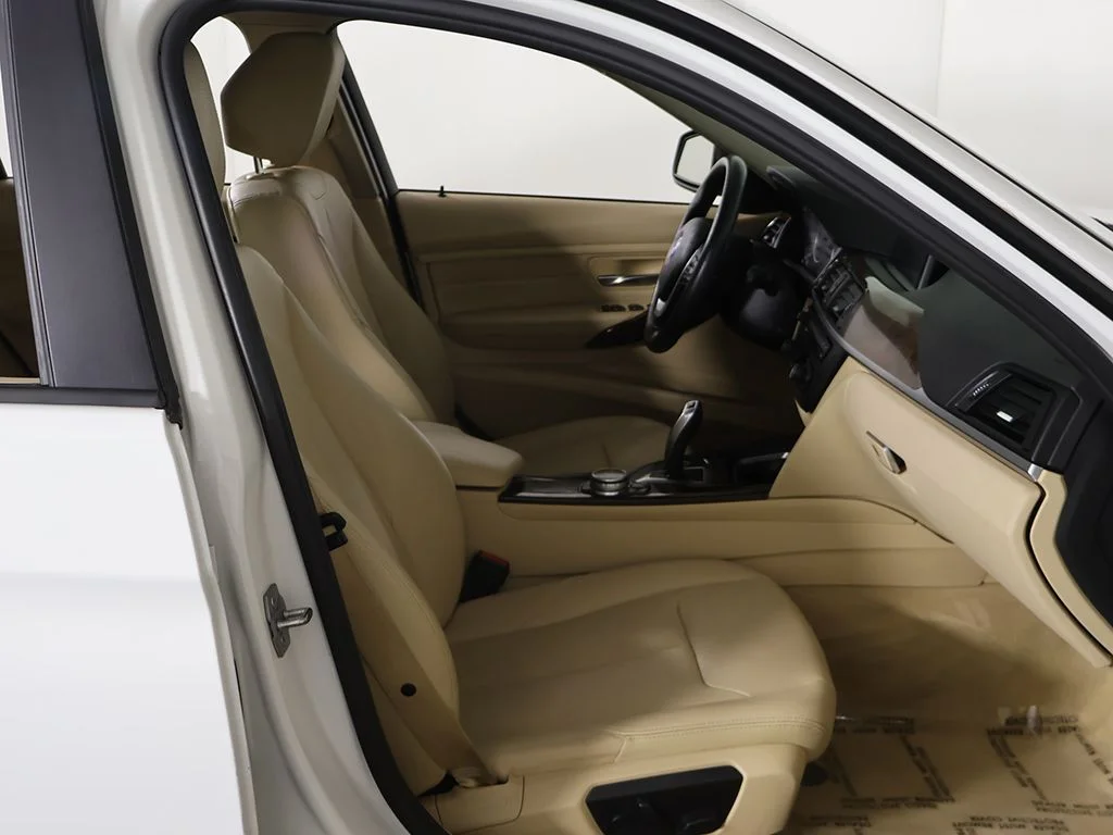 Used 2015 White BMW 328i xDrive image 27