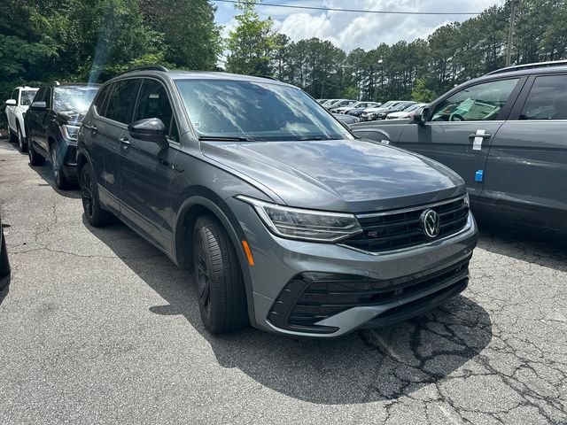 2023 Volkswagen Tiguan 2.0T SE R-Line Black's photo