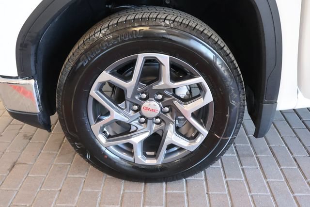 New 2026 Summit White GMC SLE image 11