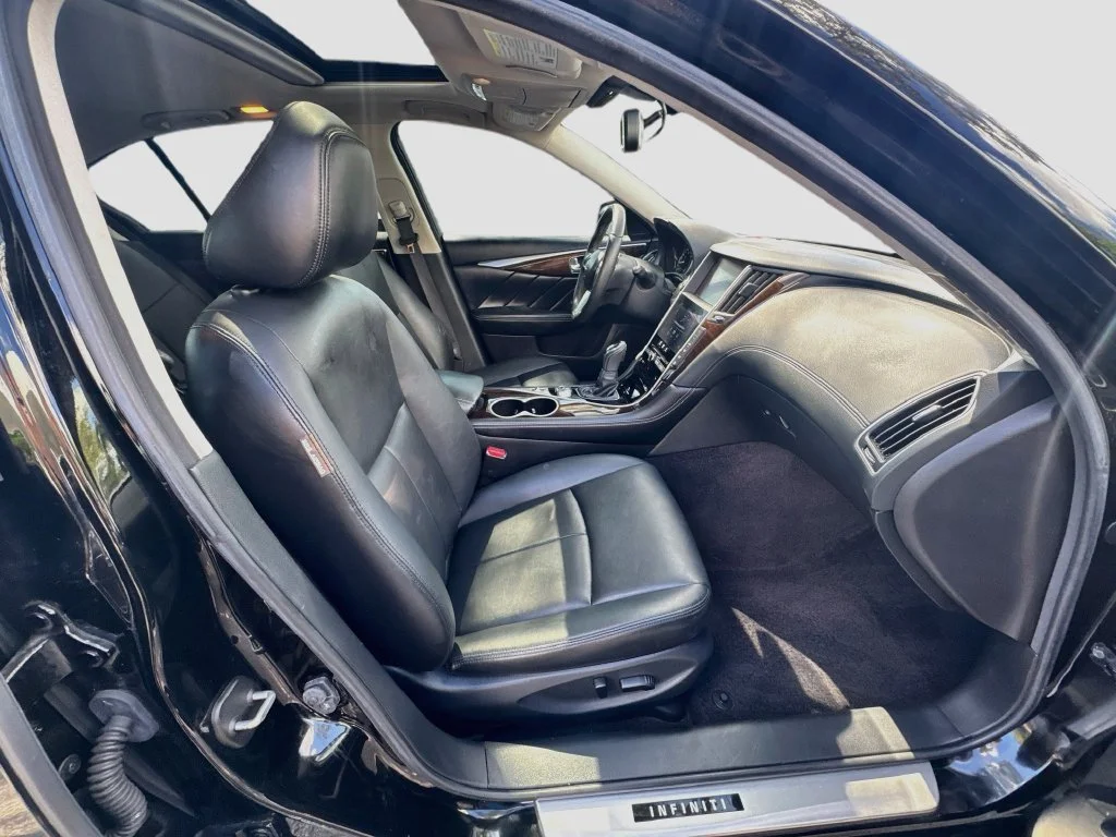 Used 2019 Black INFINITI 3.0t LUXE image 29