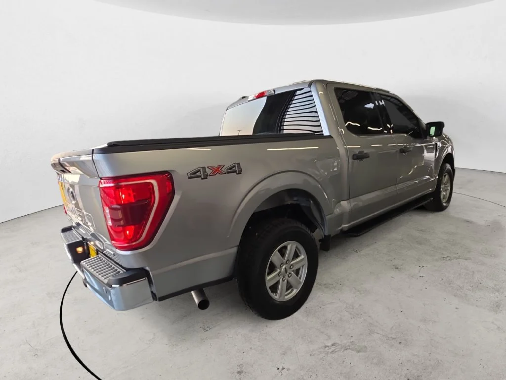 Used 2021 Silver Ford XLT image 5