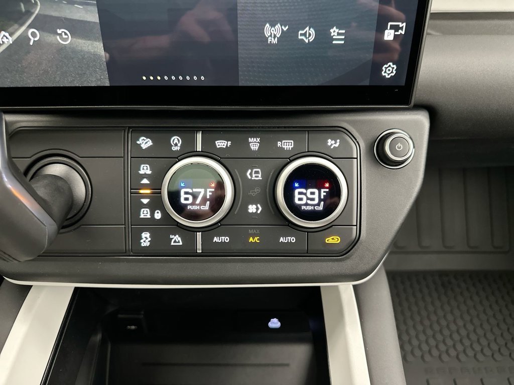 New 2026 Woolstone Green Land Rover S image 13