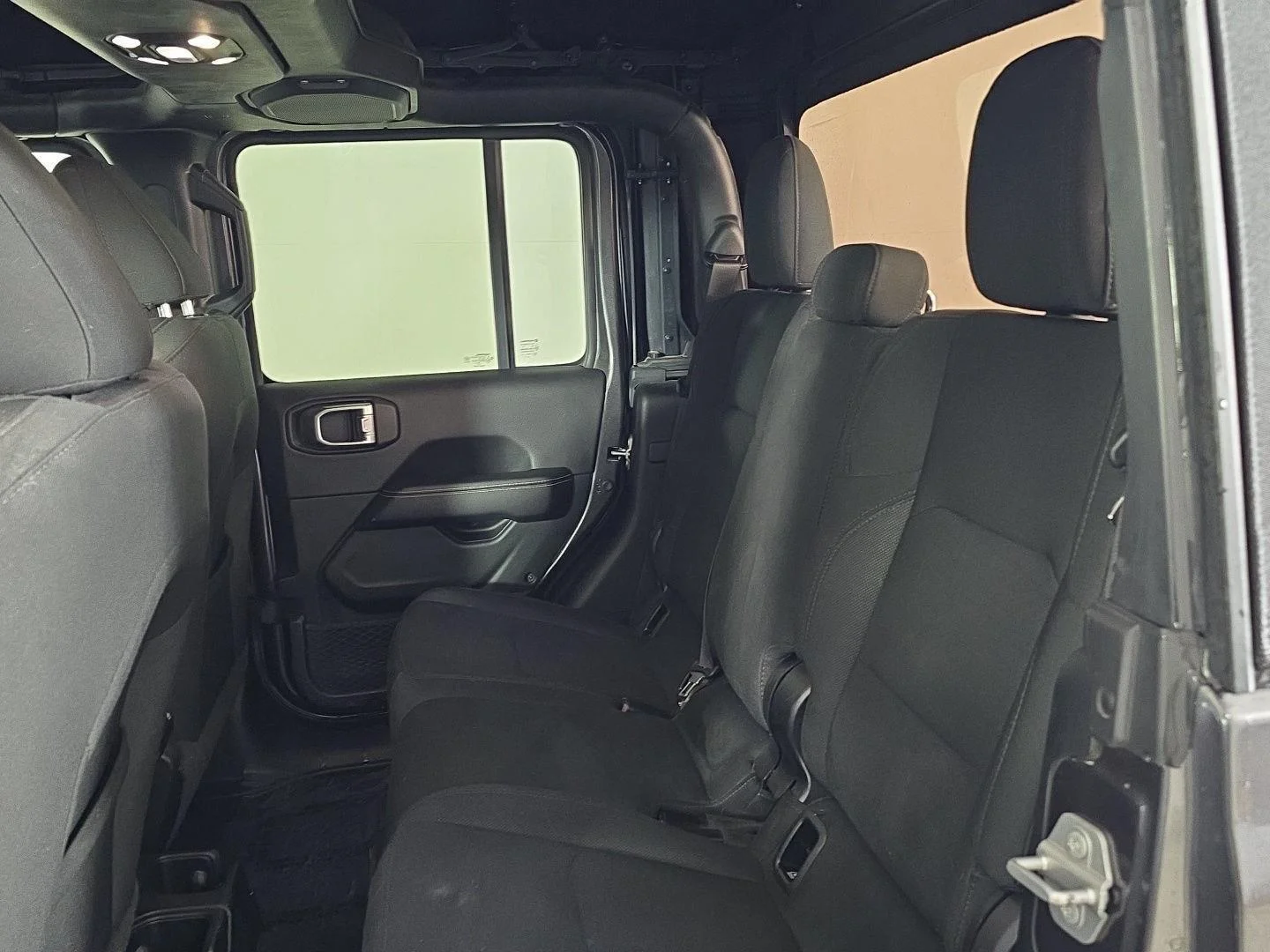 Used 2021 GRAY Jeep Overland image 17