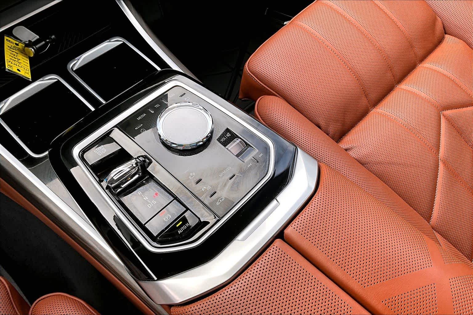 Used 2026 Mineral White Metallic BMW 740i image 17
