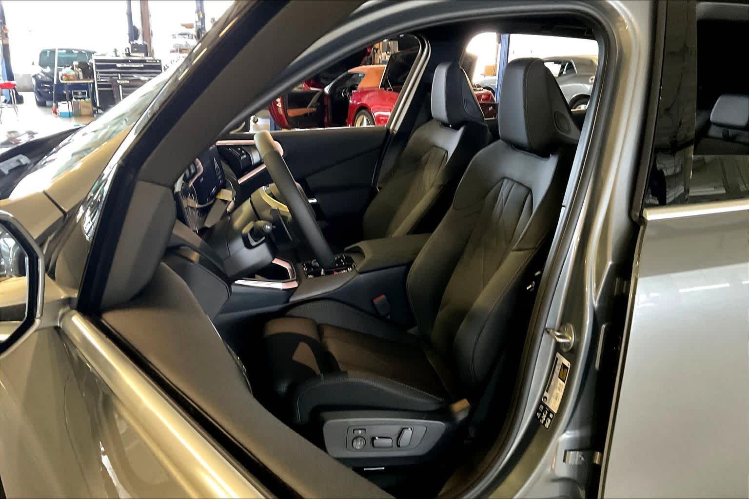 Used 2026 Skyscraper Grey Metallic BMW 30 xDrive image 9