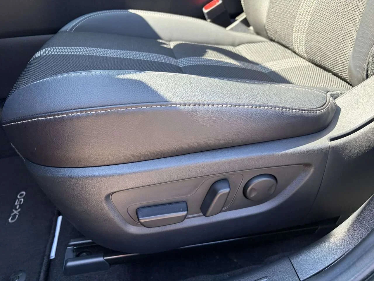 Used 2025  Mazda GS-L image 19