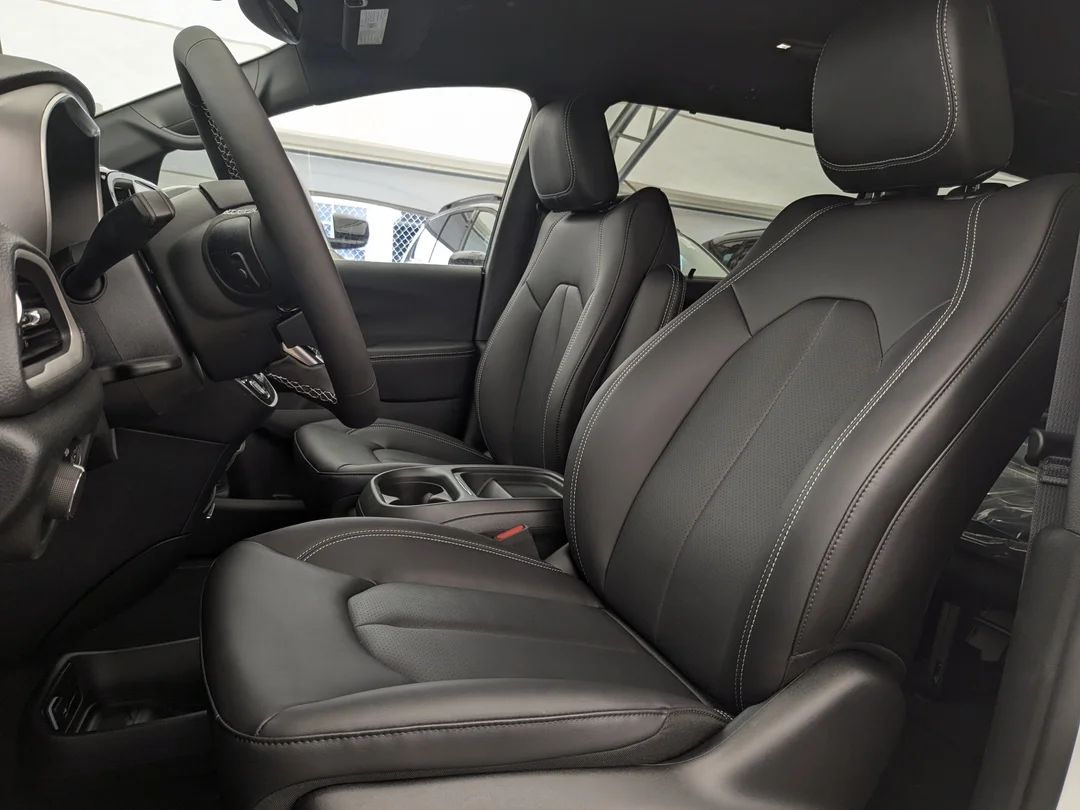 New 2027 White Chrysler Select - - FWD - 8-Passenger Seating - Stow n Go - Remote Start & More! image 15