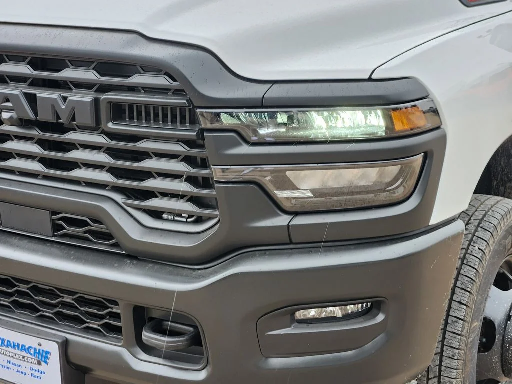 New 2026 Bright White Clearcoat RAM Tradesman image 5