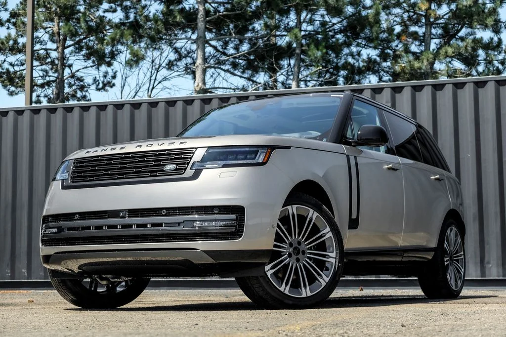 New 2026 Batumi Gold Land Rover SE image 1