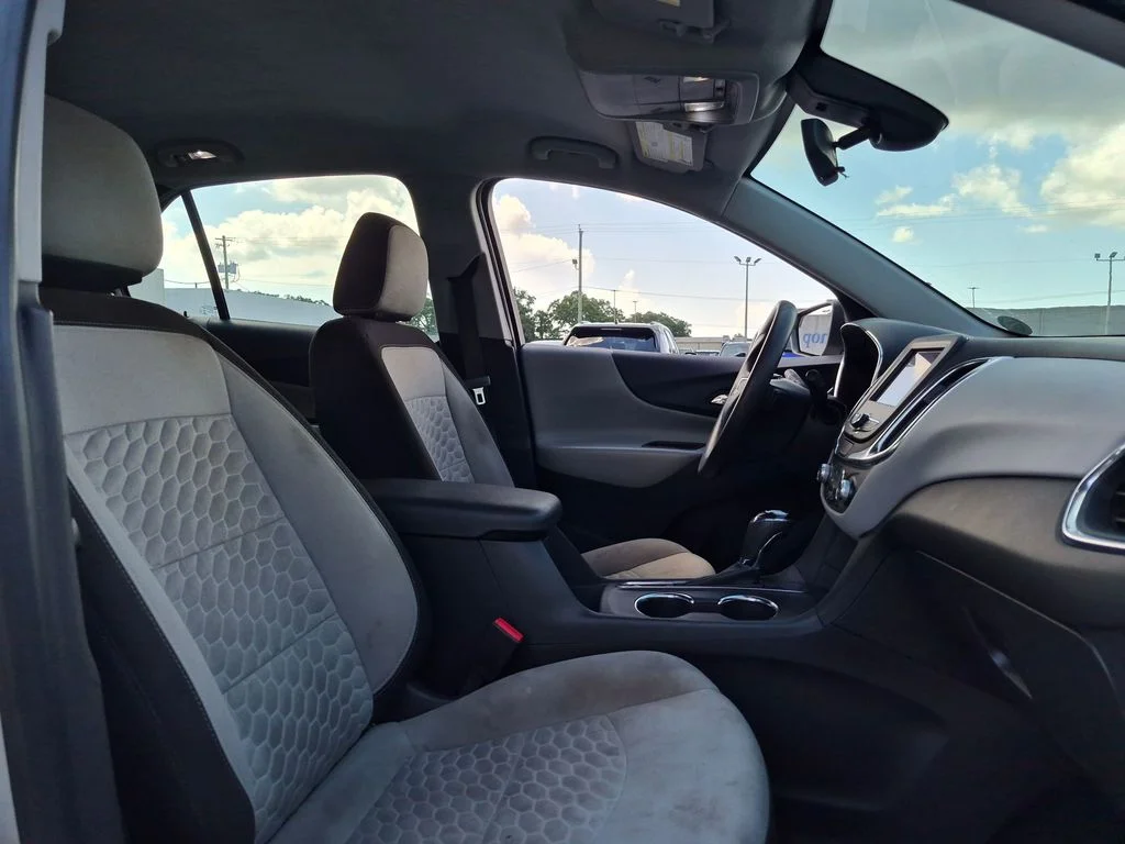 Used 2021 Silver Chevrolet LS image 27