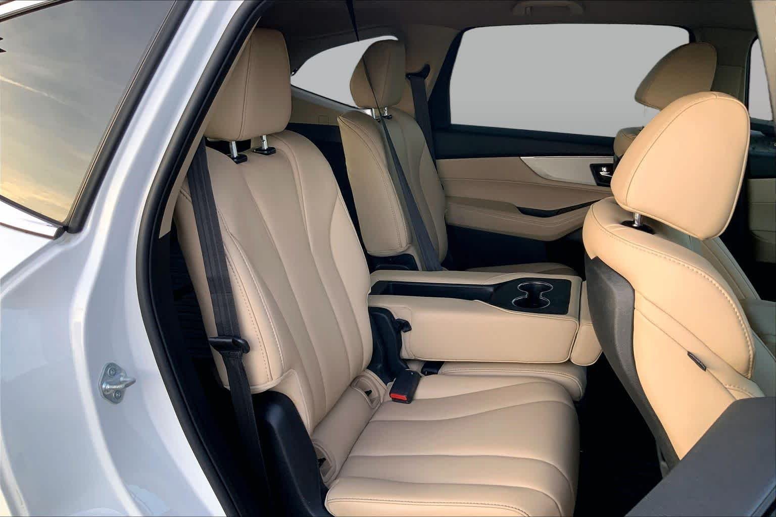 Used 2022 Platinum White Pearl Acura  image 19