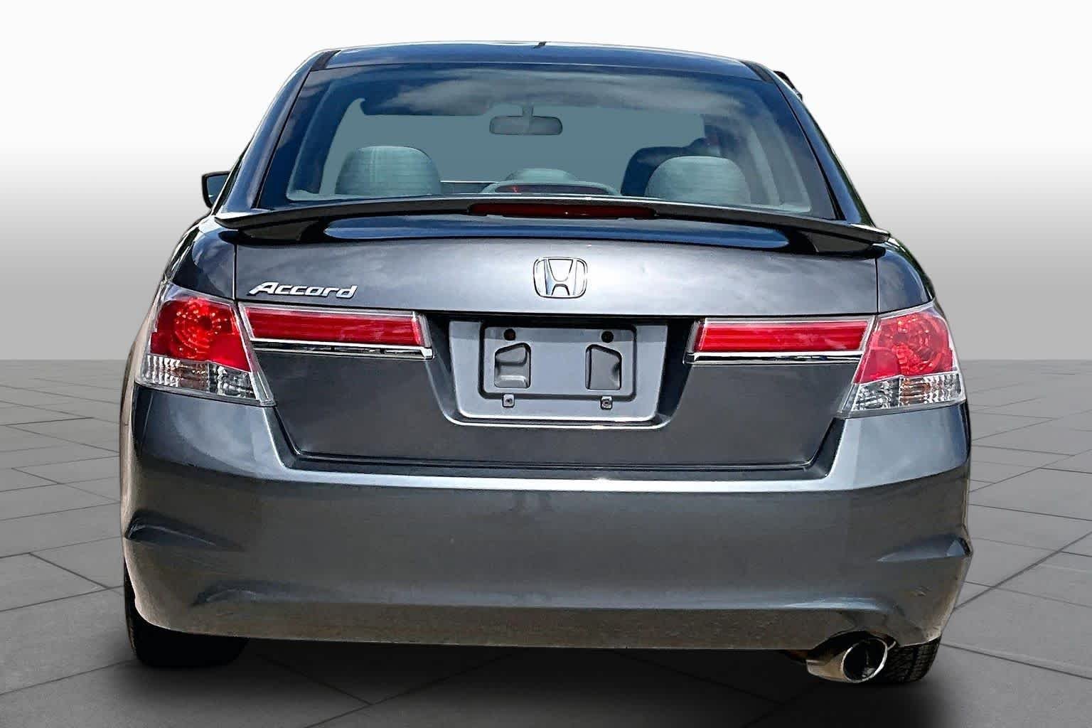 Used 2012 Polished Metal Metallic Honda LX Premium image 4