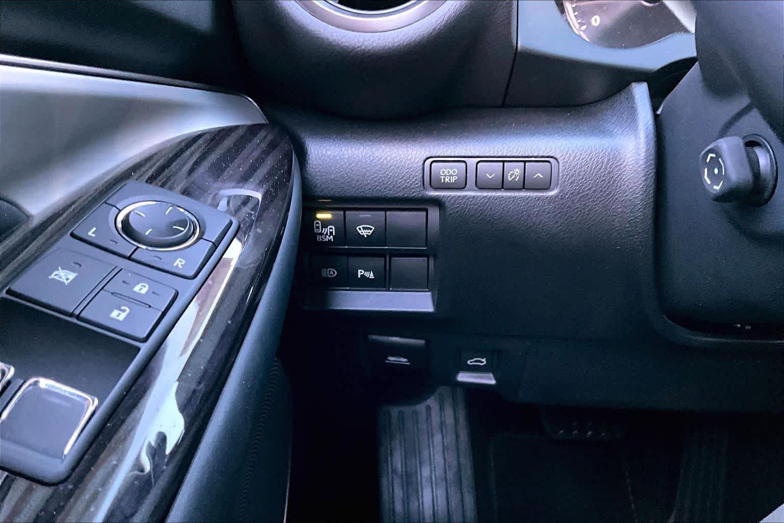 Used 2023 Obsidian Lexus  image 33