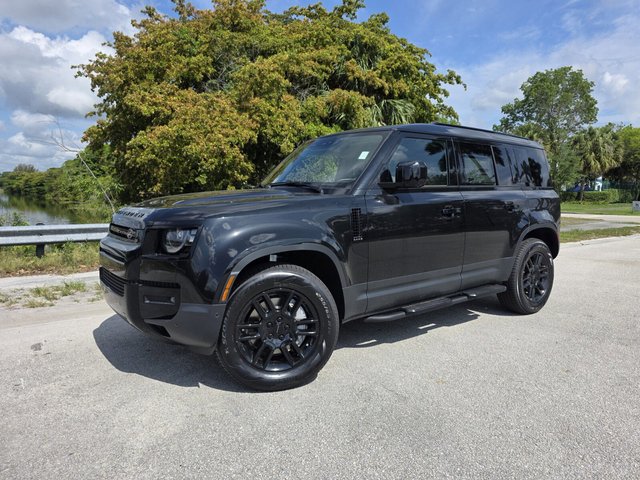 2026 Land Rover Defender 110 S P300