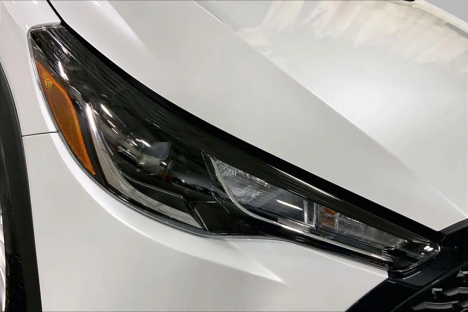 Used 2024 Wind Chill Pearl Toyota LE image 28