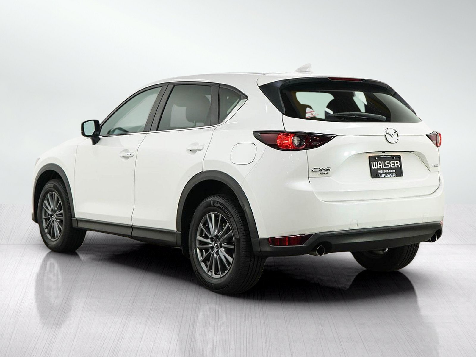 Used 2017 Snowflake White Pearl Mica Mazda Touring image 3