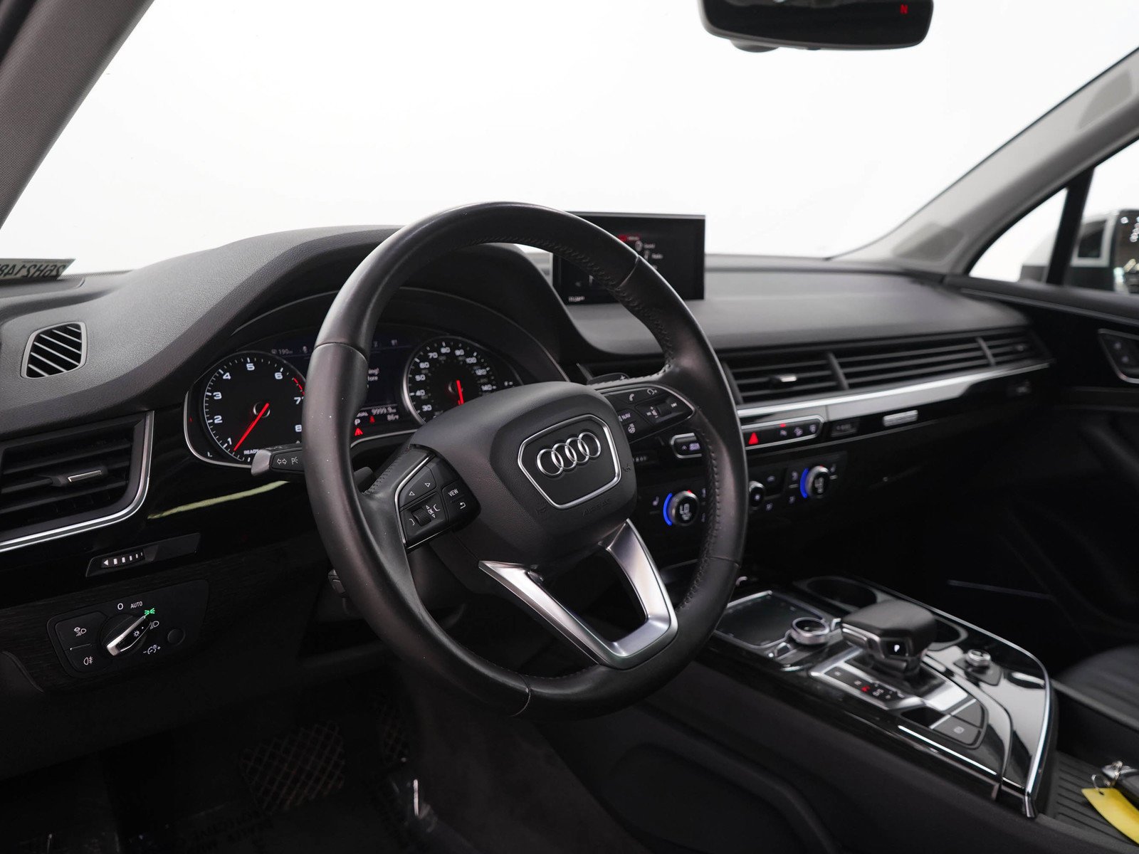 Used 2017 White Audi quattro image 30
