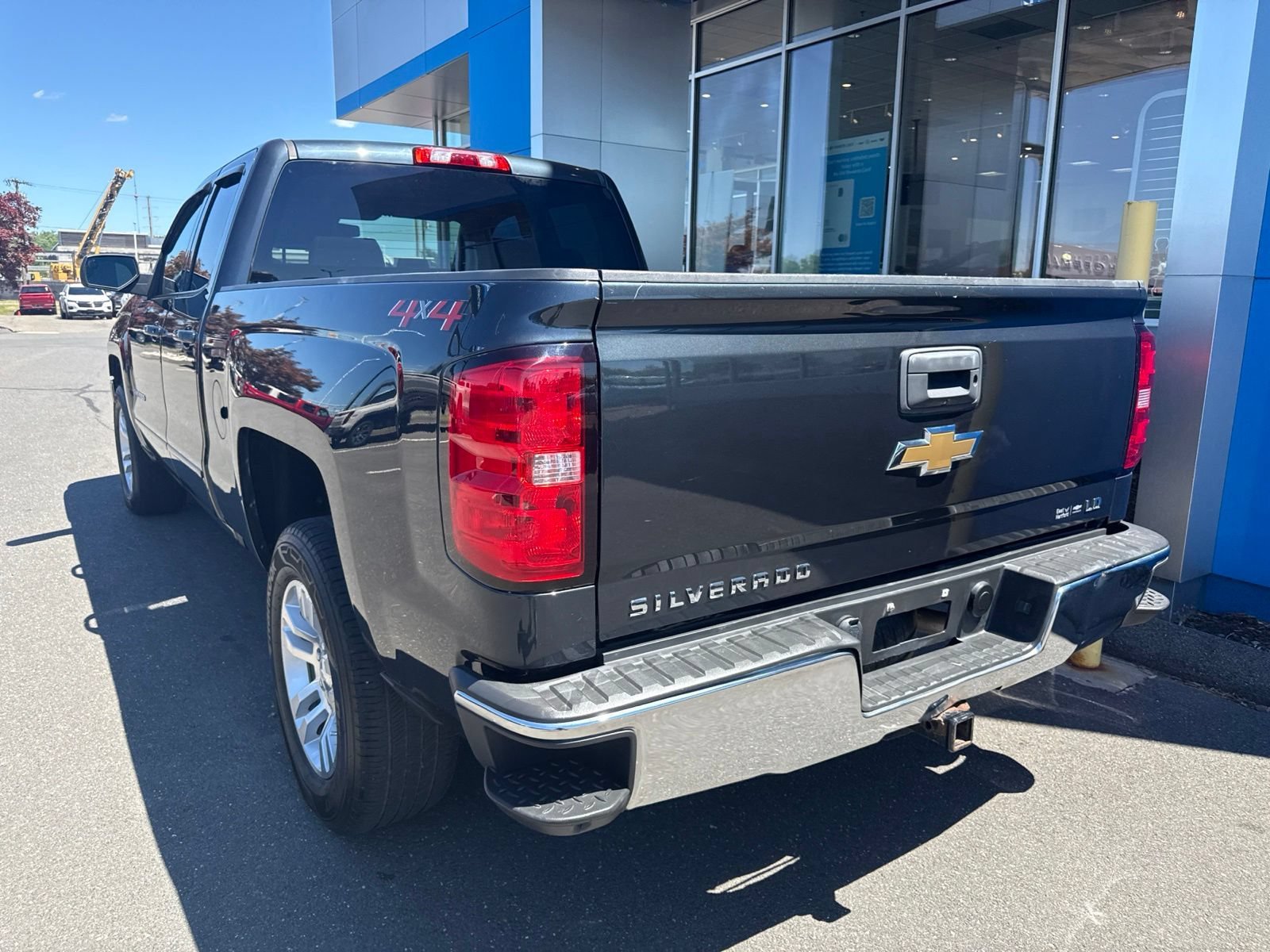 Used 2019 GRAPHITE METALLIC Chevrolet LT image 8