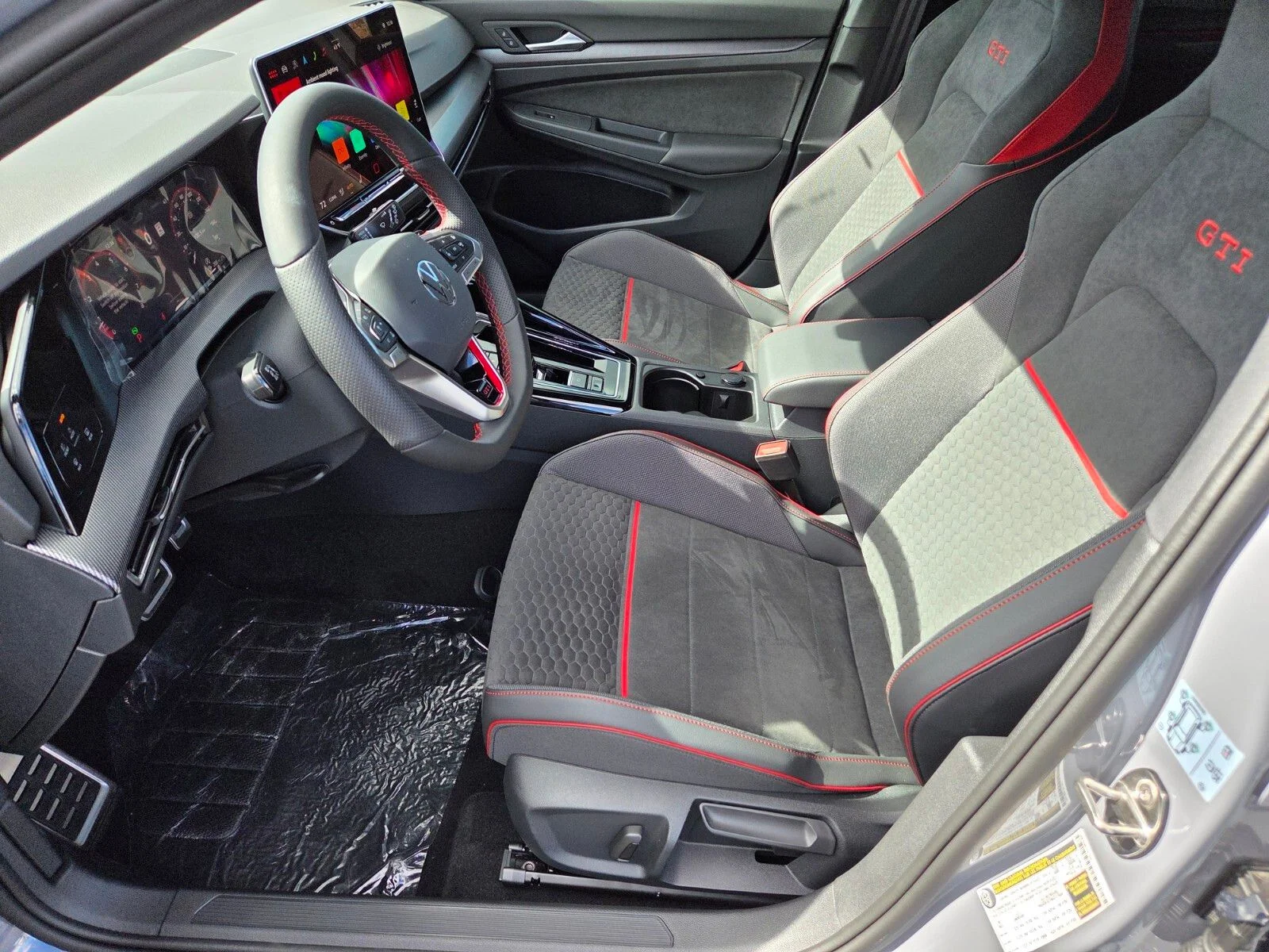 2025 Volkswagen Golf GTI SE - Photo 6
