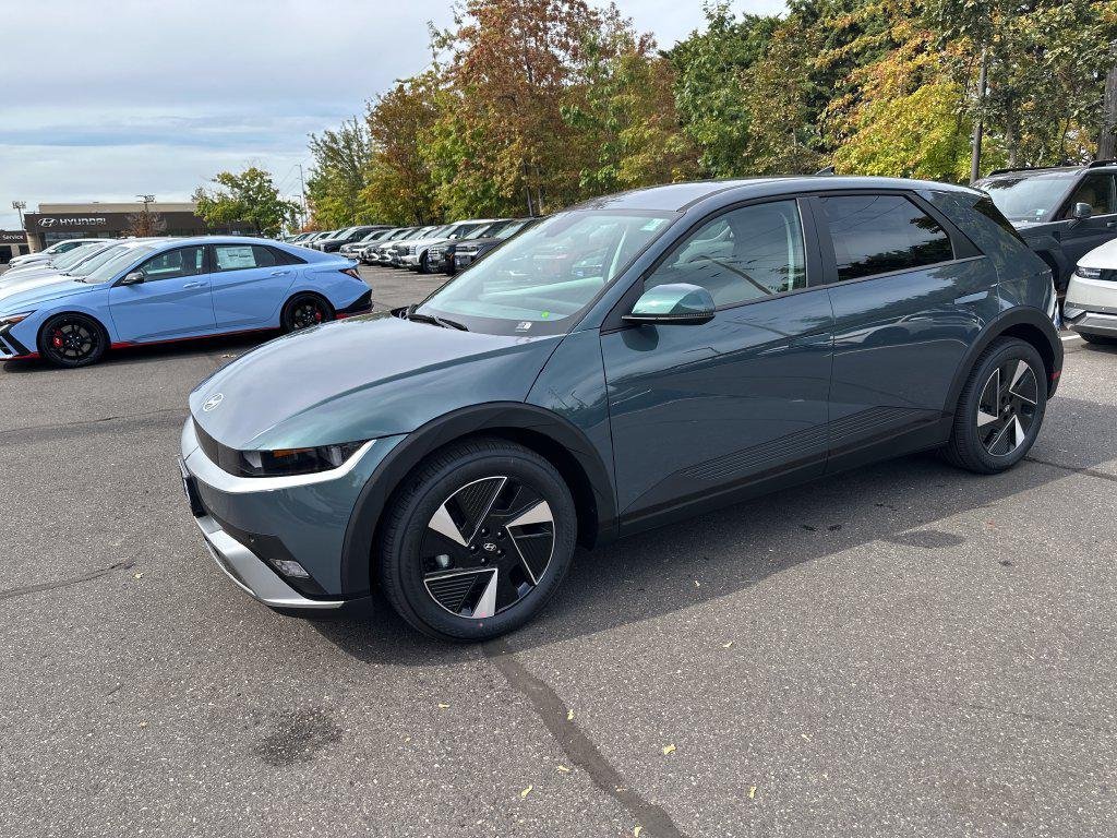 New 2027 Green Hyundai SE Standard Range image 2